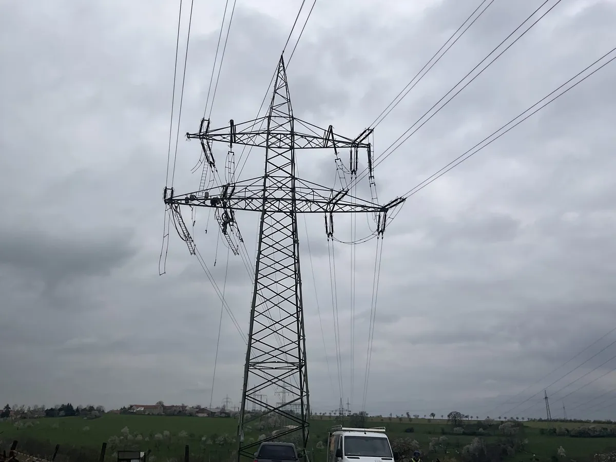 Hochspannungsmast der 110-kV-Leitung Hirschfelde–Schmölln